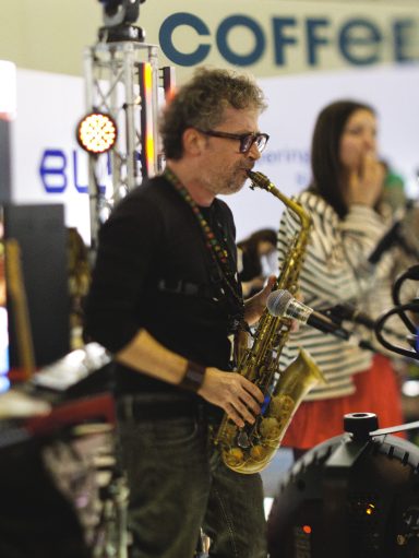 Saxophon Saxophonist at work